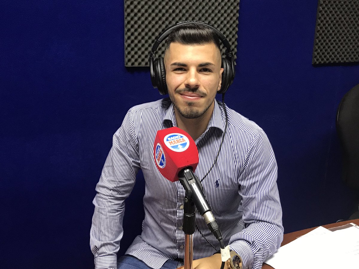 agencyJRC's tweet photo. Hoy visitamos a los amigos de @RadioMarcaGC para hablar de @agencyJRC 88.2 FM 📻 https://t.co/BuWpLg2761