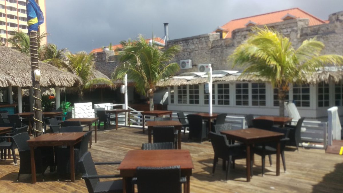SERBESKORSOU's tweet photo. #daltoro #Curacao #dinosbeer https://t.co/36PE8DNHYw