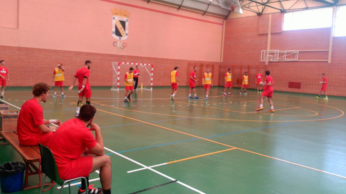 Ya esta <a href="/ADEMARLEON/">//Abanca Ademar León</a> entrenando en Valencia de Juan <a href="/ValenciaDeDJuan/">Valencia De Don Juan</a>
