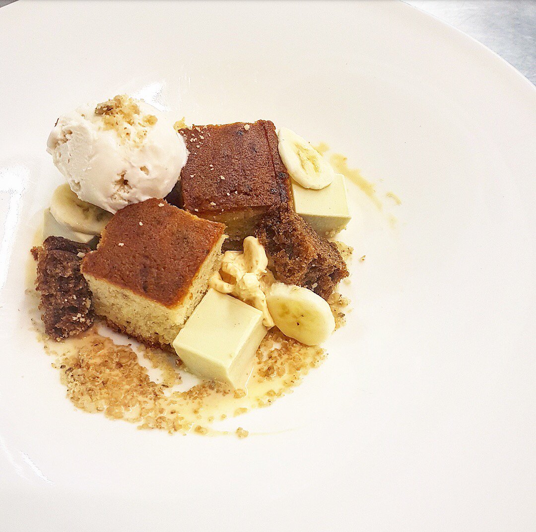 TheGrey_Lady's tweet photo. 🍌Banana variations, sticky toffee, Madagascan vanilla ice cream🥄

From one of our Taster Menus this week

#placestoeatleicester #tastermenu https://t.co/H4GyEqLy5F