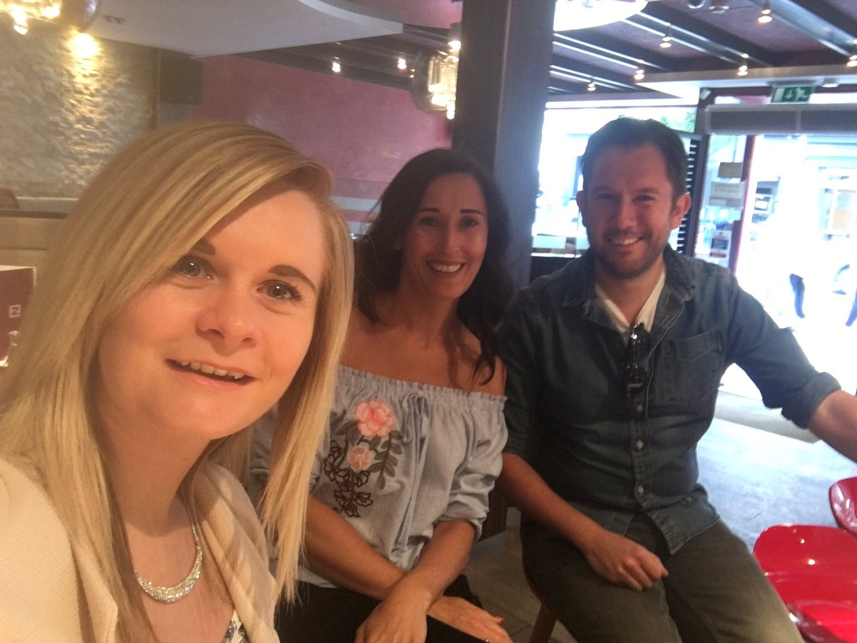 PapworthMel's tweet photo. @NBSEMY @AdeBlomefield @kay_4eva_x   #GranthamGreatsREUNION 🙌👍recognition lunch 🍝🍷#privileged @ShanlarWalsh @adrianroberts15 https://t.co/YK89JLSIFb