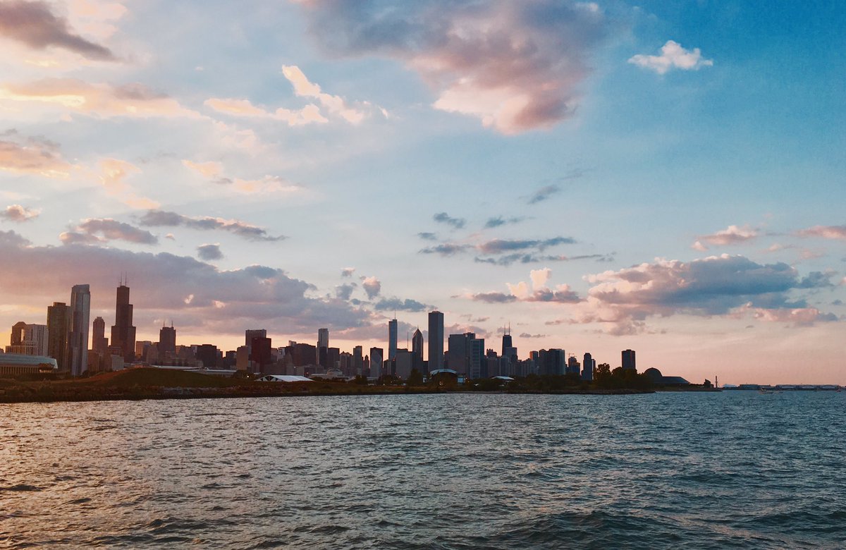 laurentommy07's tweet photo. Day 4 of Chicago and it keeps getting better. From morning till night, Chicago always has more to offer. https://t.co/suFTDvU20s