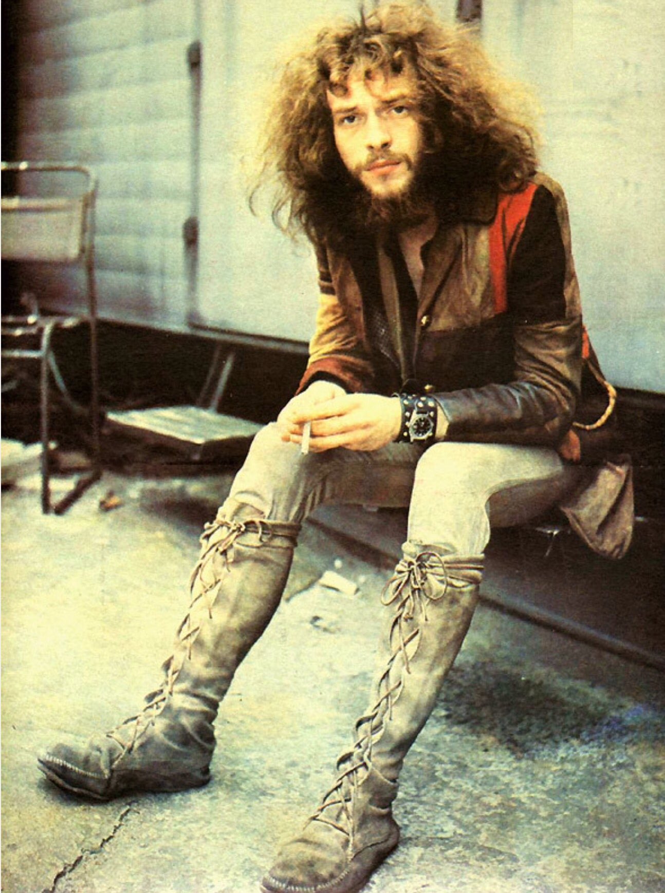 08/10/1947   Happy Birthday, Ian Anderson, singer,      songwriter, flautist and guitarist of Jethro Tull 