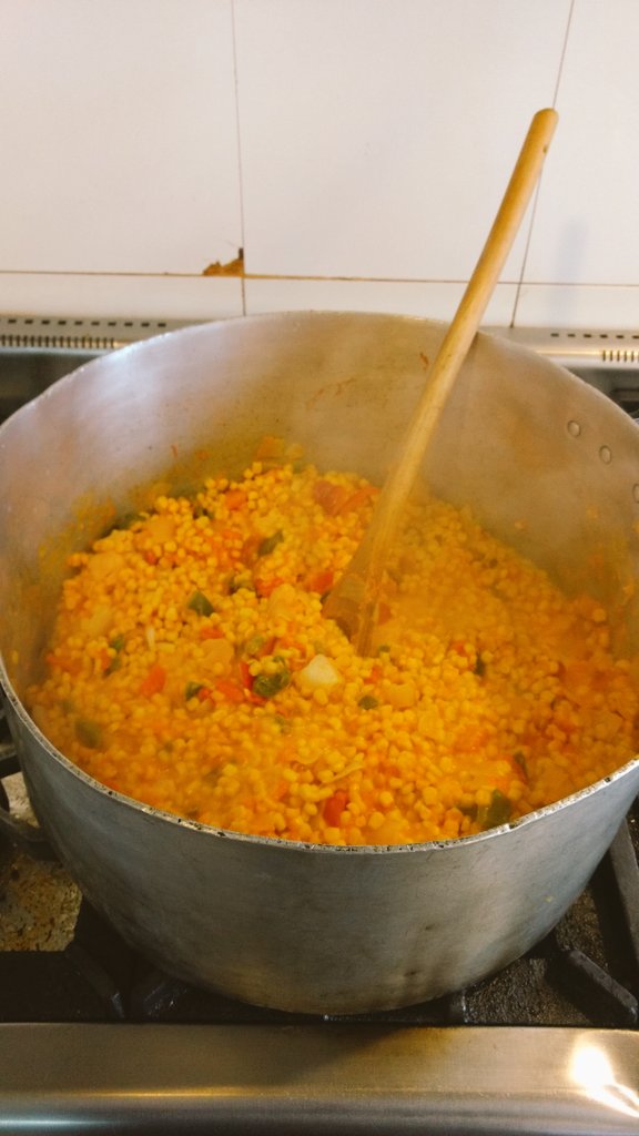angelomdz's tweet photo. Making a butt load of #humita at work. @Dracaenawines @WineCommGuy @SashaEats @Amforg @thdivewhisperer @Hays_Helpings https://t.co/RdvuhGtQHM