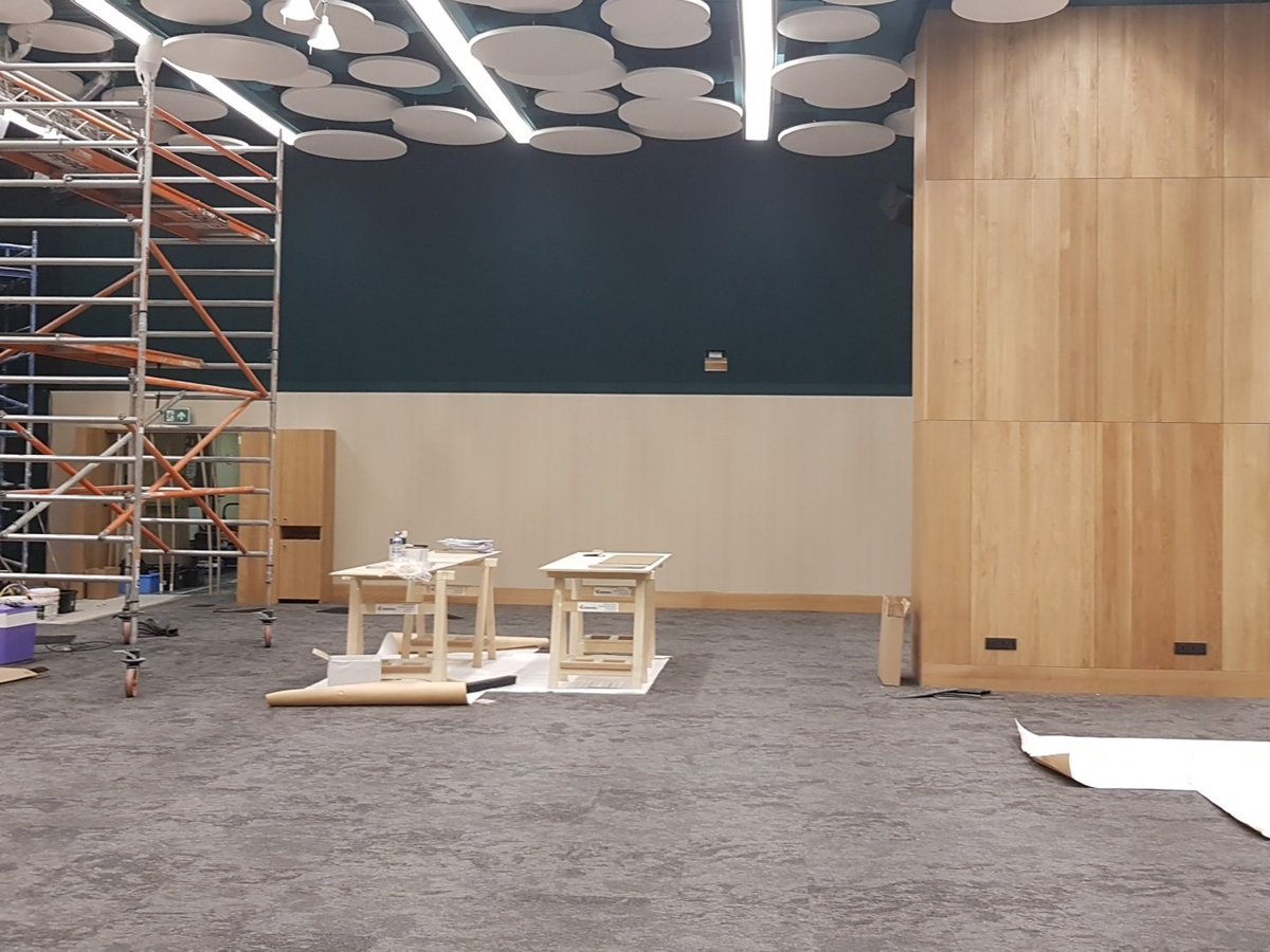 wouterommeslag's tweet photo. Grote aula in afwerkingsfase. We zijn er bijna #odiseefm https://t.co/YJf7m1PZRH