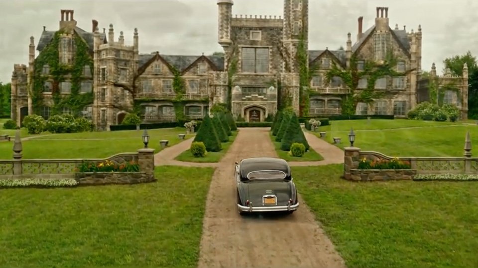 The car pulled up half way up the driveway. Driver: "This is as far as I go."  "It's good ta see dat da cabbies are getting more friendly."