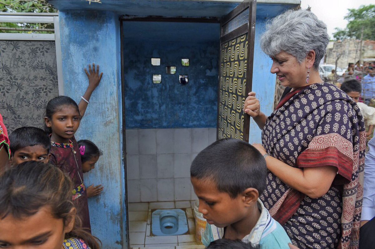 UNICEFIndia's tweet image. Hanging out &amp;amp; talking about #ToiletsForProgress with children in Mota Limatwada village, #Gujarat! The village is now Open Defecation Free 👏