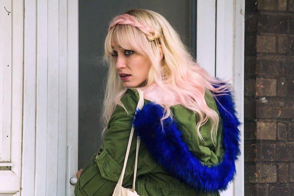 常川拓也 Ar Twitter ボブという名の猫 はルタ ゲドミンタスがヒロインだけど 彼女のジェマイマ カーク似の美貌と実際の恋人でもあるルーク トレッダウェイより高い身長 178cmぐらいあるらしい に惹かれた