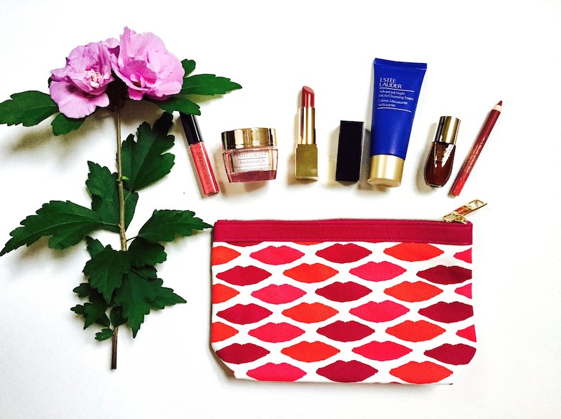 davelackie's tweet photo. I have 3 Lauder Travel Gift-With-Purchase sets at Hudson's Bay to give away on Twitter! To enter, RT &amp; follow @davelackie Adorable bag!! https://t.co/77QwFQ4pmX