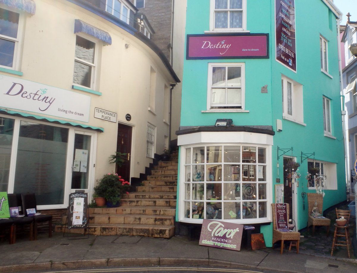 BrixhamCottages's tweet photo. #thingstodo while holidaying in #brixham Dont miss #TheCoffinhouse https://t.co/QeiP8RYvAR  01803 859667 for holiday home availability https://t.co/cUK3JPCgOc
