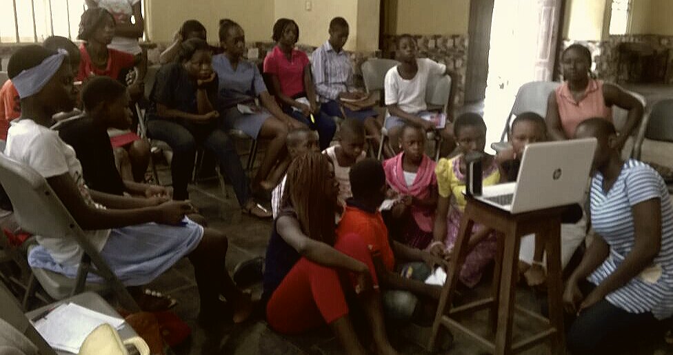 LELClinic's tweet photo. At #LELC...LadyELanguageClinic, #YoungLearners balance the Act of #Listening, #CriticalThinking &amp; #Analysis of their #Entrepreneurial #goals https://t.co/VuhN1biPdL