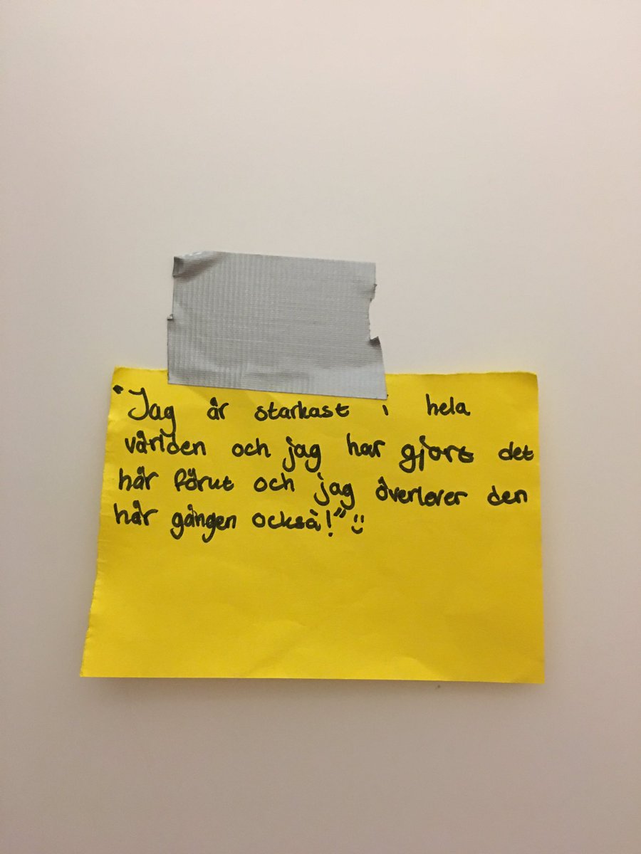 SamuelssonMull's tweet photo. Fint text och så, men varför sitter den på toaletten? Allvarliga magproblem? Sök doktor kanske? https://t.co/whpkUDoWco