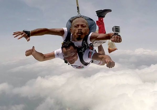 tunajibu's tweet photo. I salute Kenyans for being Creative, Innovative &amp; Talented in creating things from nothing just like the #GitheriMan #Magicalkenya #KOT17 https://t.co/XmAIgNXIJu