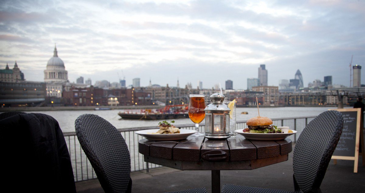 Fancy dinner with a view? These spots will sort you out: <a href="/wearecoppaclub/">Coppa Club</a> @BrodiesBar <a href="/FoundersArms/">Founders Arms Pub</a> <a href="/ShanesCanalside/">Shane's On Canalside</a> bit.ly/2wu2Vq7