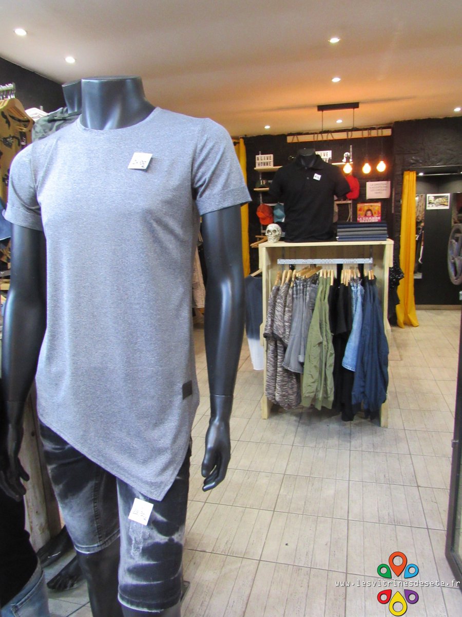 vitrinesdesete's tweet photo. Chez Le Live, la #star c'est toi !
Il vous propose des #marques telles que #ILANNFIVE, #HOPENLIFE, #KILKYPARIS ! Passage du Dauphin, #Sète https://t.co/k49C3VAKdk