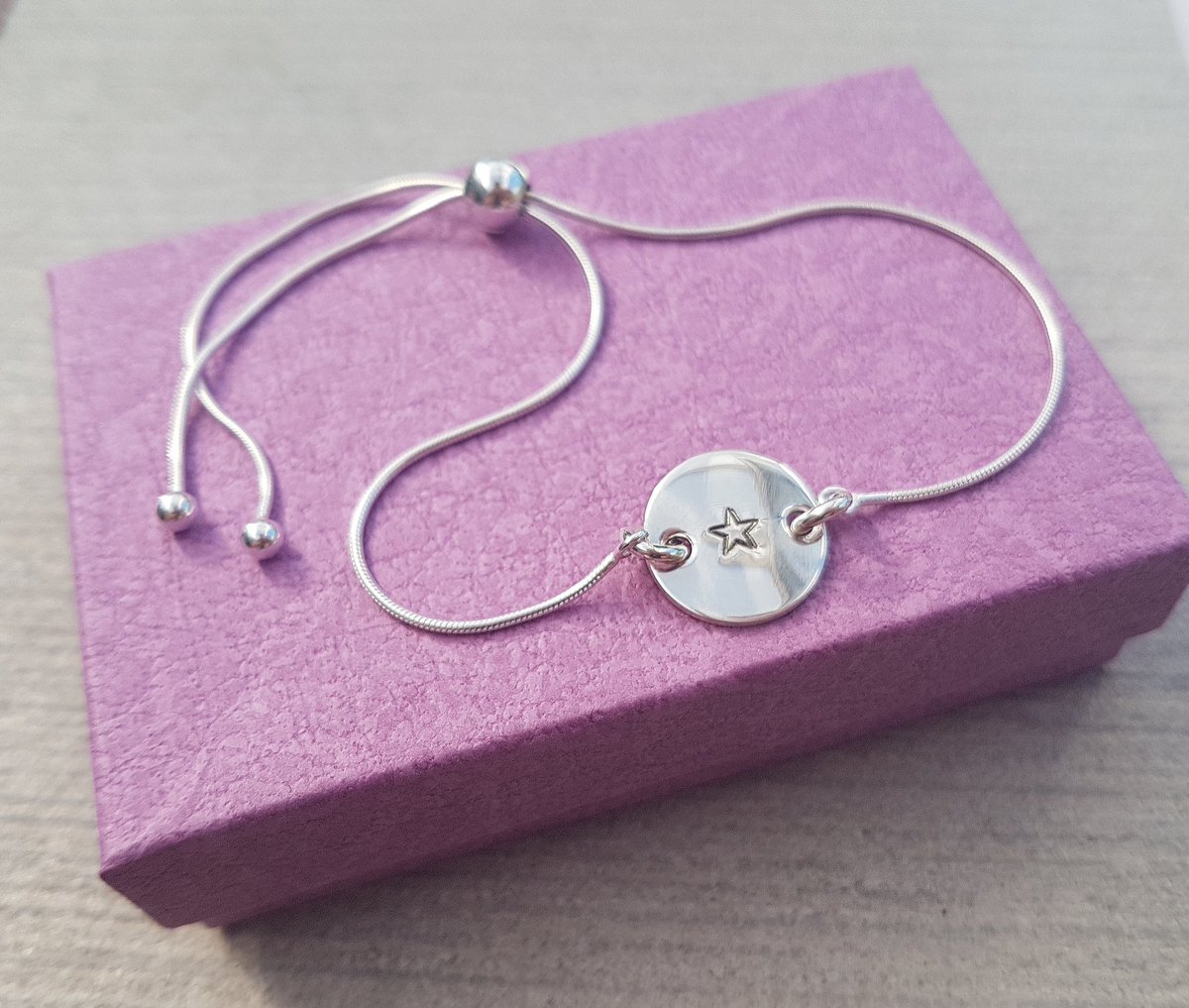 This adjustable ball clasp bracelet is on special offer for August as it's Design of the Month 😍 tinytreasureskeepsakes.co.uk/design-of-the-…