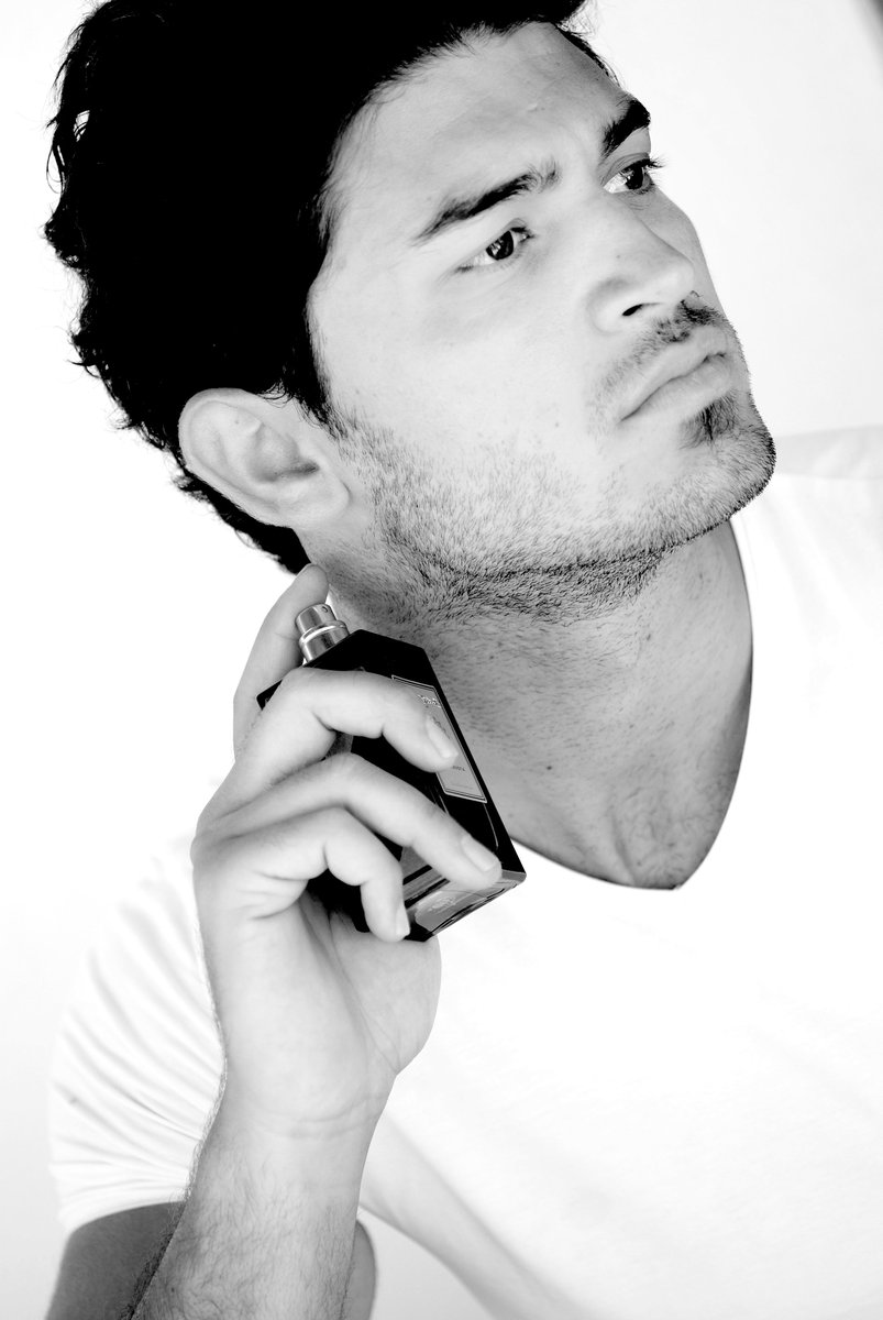 MatarFarid's tweet photo. #controcorrente #perfume #add #MrLebanon2015_2016 https://t.co/vwVzG9L8RJ