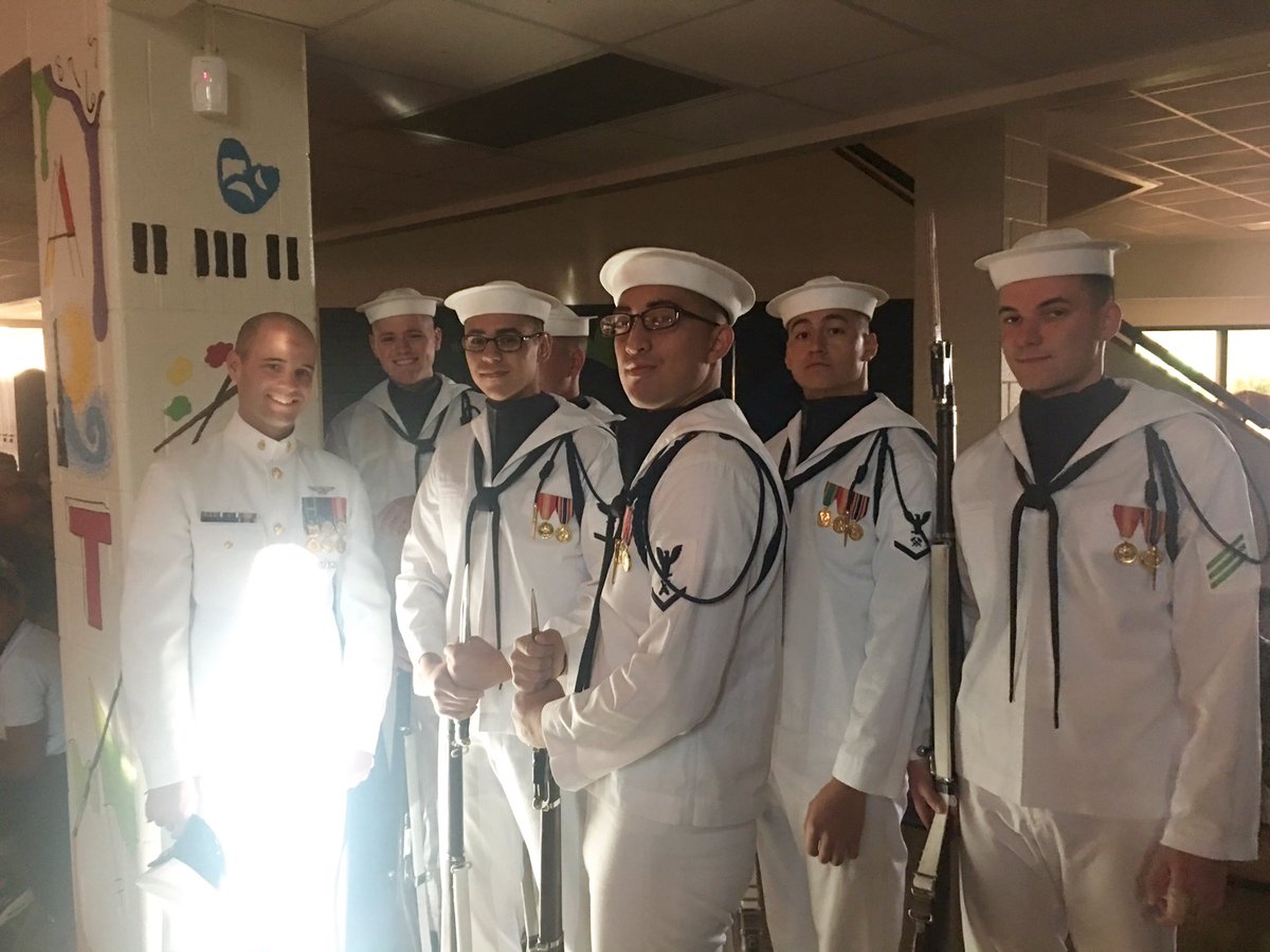 BernsAmy's tweet photo. @EdisonArts47 @IPSSchools @USNavy #NavyWeek #NavyDrillTeam https://t.co/o9YIaBIbqG
