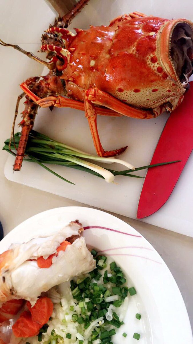 kaylaml_'s tweet image. Thank god I'm not allergic.. 🙏🏽