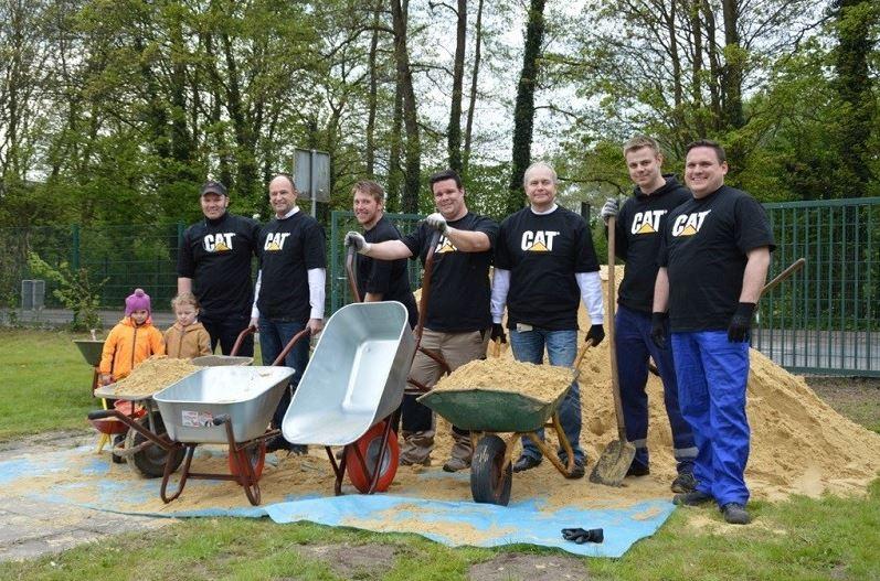 CaterpillarInc's tweet photo. See how Caterpillar teams from around the world are going big and giving back: https://t.co/p5PPy27htw #WeAreCaterpillar https://t.co/uzlfGjLBBl