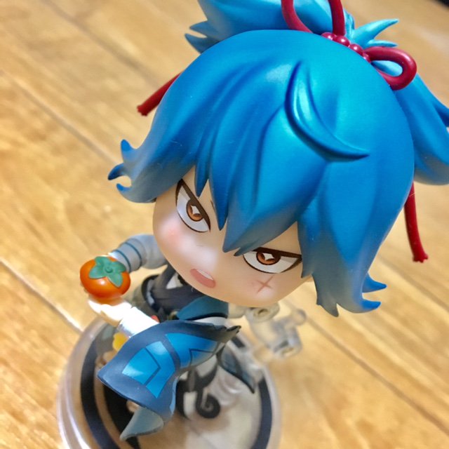 「ねんどろいどフェイスメーカーで顔作ったのが届いた…!w 楽しい～～
柿貰った顔(」|鈴木次郎のイラスト