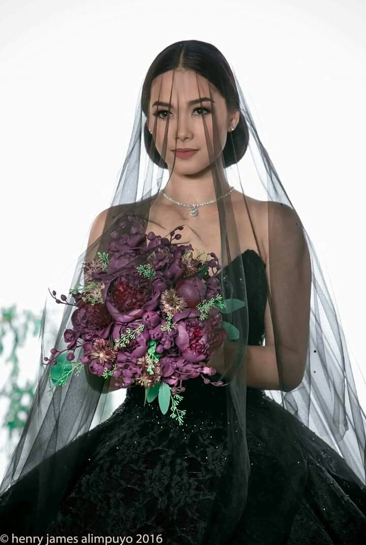 raffyccino's tweet photo. @uhhhlexxxdee Bitchie Mumshie Alex, Happy Birthday!
So sino tlaga ang ikakasal? Kinabog si @dprincessmaja hahaha
#WildZebra V #WildFlower https://t.co/YBAPNOGLDn