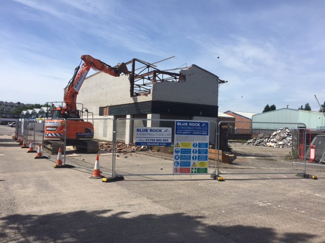 BlueRockWales's tweet photo. Demolition and clearance at the new Cwmdu development.  #outwiththeoldinwiththenew https://t.co/JbiuAtZYi7