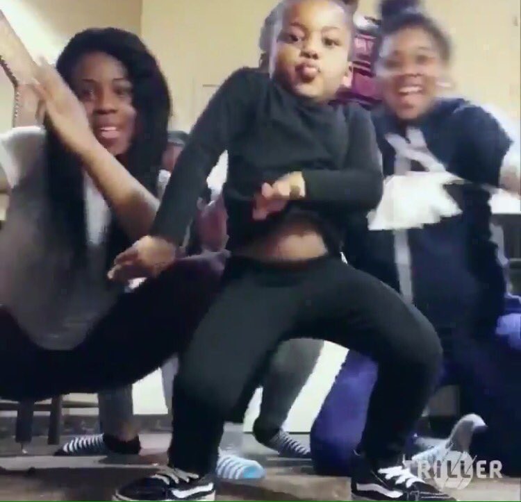 joymkhize_'s tweet photo. Sooooo keen for #TheTradeShow19Aug 💃💃💃 https://t.co/nRK18oySln
