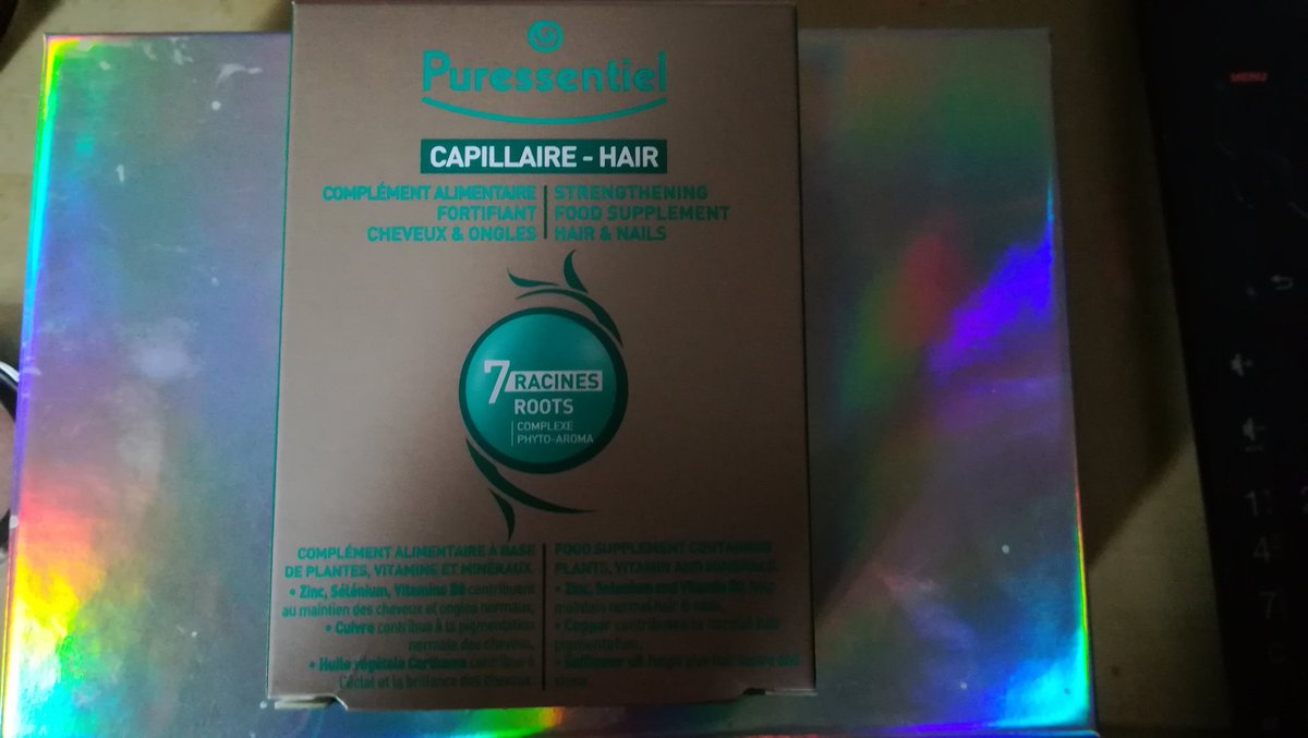 Kristy64Sweety's tweet photo. @BirchboxFR merci pour ce produit @Puressentiel dans la box d'août. Moi qui déprime avec la perte de cheveux suite à mon opération.. https://t.co/8VUx2LCarP