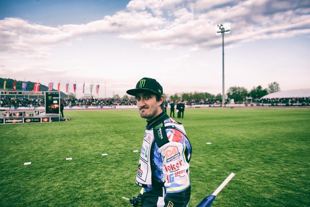 Natalie Quirk (TheQuirkmeister) on Twitter