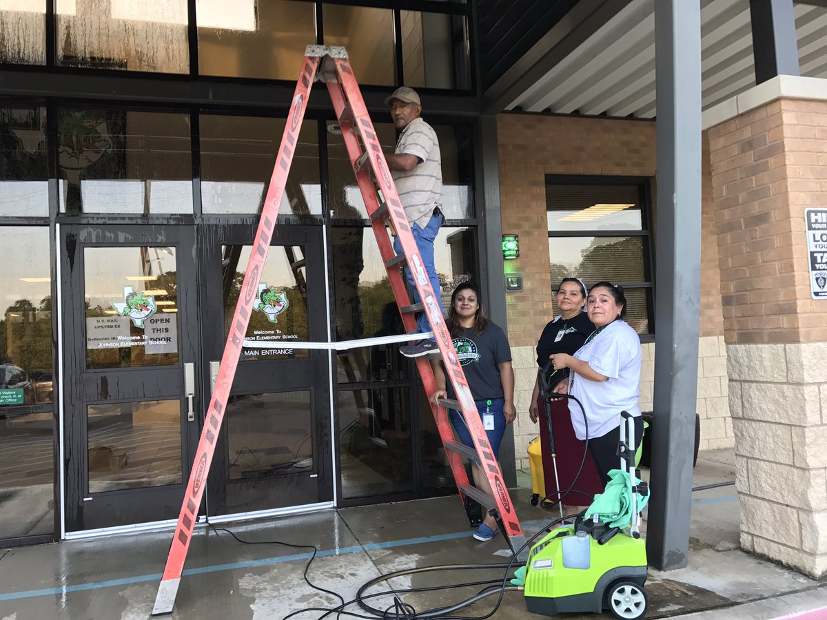 Jack_D_Johnson's tweet photo. These Dragons have been working hard preparing for the return of our families. #DragonL💚ve #ExpectExcellence https://t.co/Tt1FSDtNb4