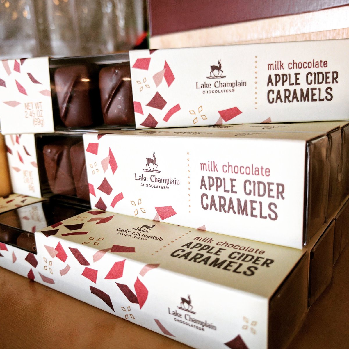 Yottabyte_me's tweet photo. Probably the best thing you'll put in your mouth today.
Citizen Cider in Vermont's Lake Champlain caramel and milk chocolate. https://t.co/uVIRkIGS13
