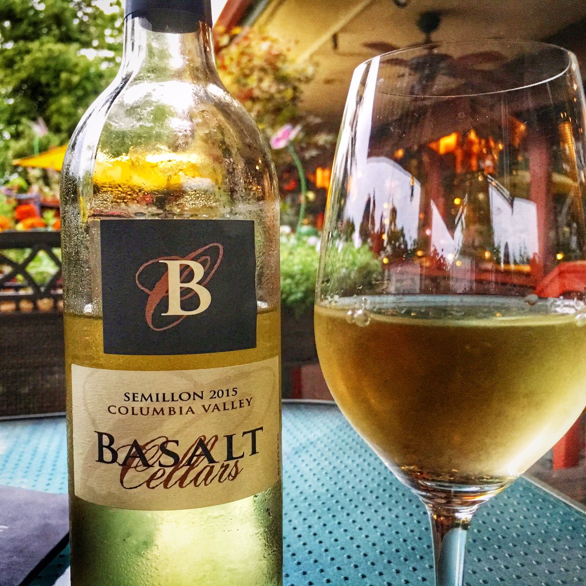 Celebrate the taste of summer &amp; #wawinemonth with <a href="/BasaltCellars/">Basalt Cellars</a> and their perfectly crisp Semillon #lewisclarkwine