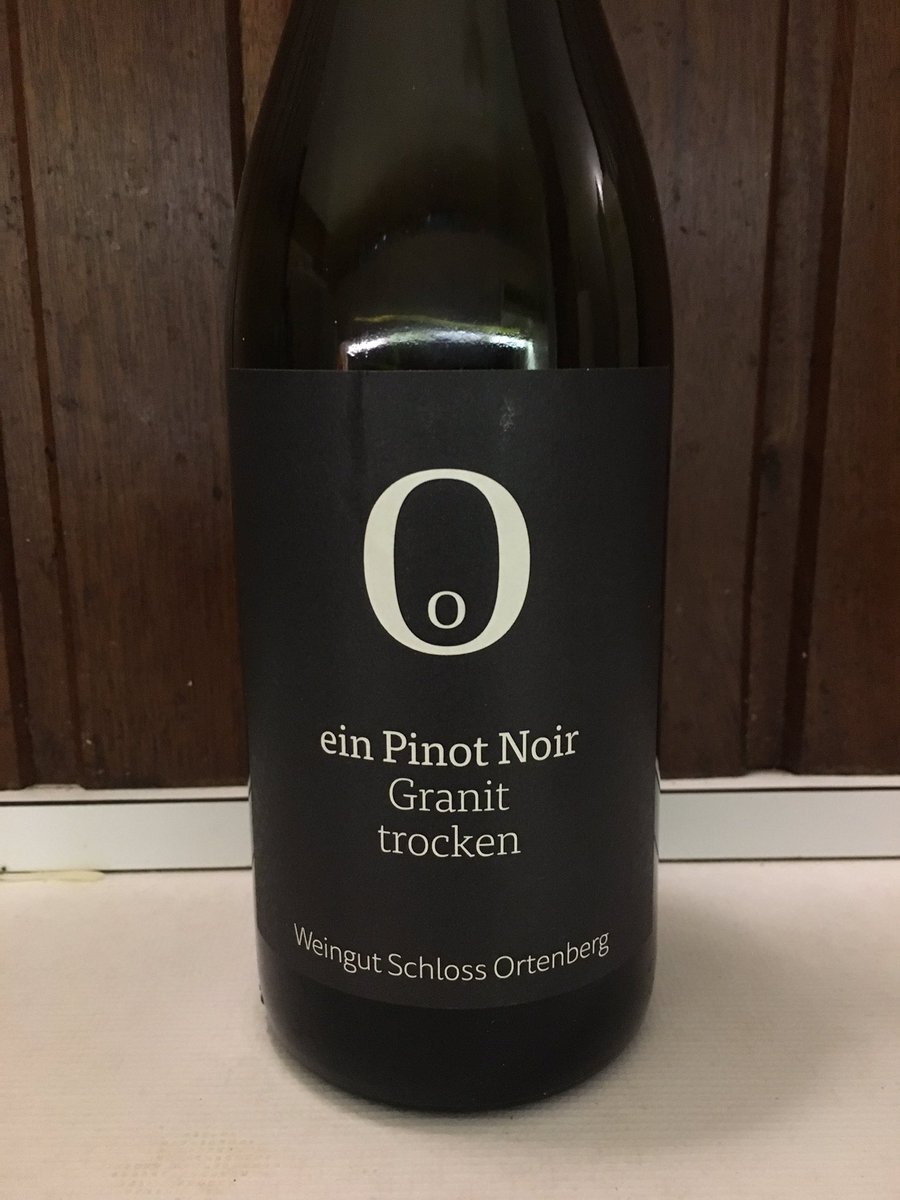 wijzewijn's tweet photo. Excellent German #pinotnoir #wine from the supermarket (!) @CarrefourGroup 11€55 (bought @ carrefour market Londerzeel) https://t.co/c3p7cXw7Ju