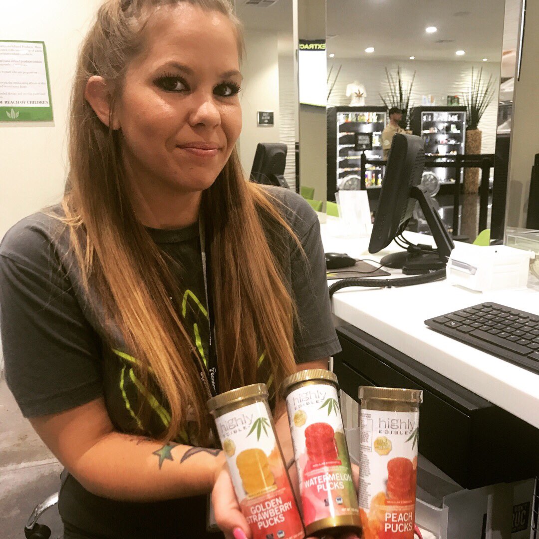 EssenceVegas's tweet photo. Fresh Drop of #HighlyEdible Gummy Pucks at our Tropicana &amp; Strip locations! 🍓🍑🍉Flavors: Peach, Watermelon &amp; Golden Strawberry. https://t.co/xZiltiR1WD