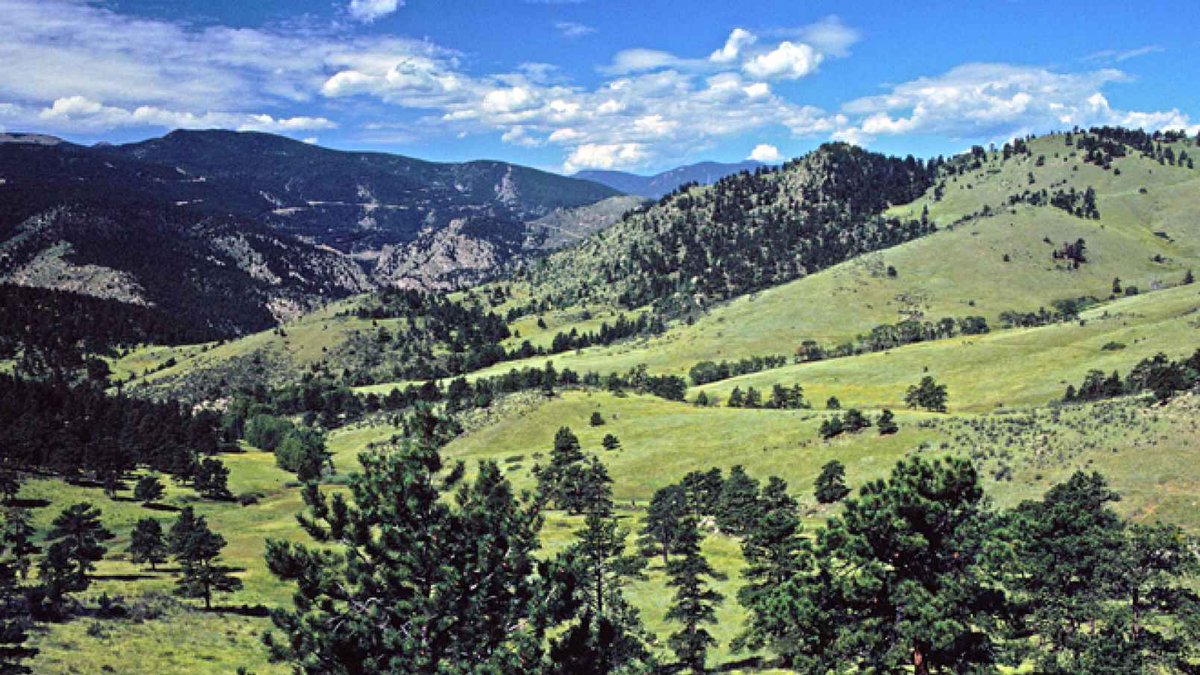 Want this view? Join us in #Golden this weekend for a twist on #MappyHourDEN 
mappyhour.org/events/2017/08… #centennial #colorado
