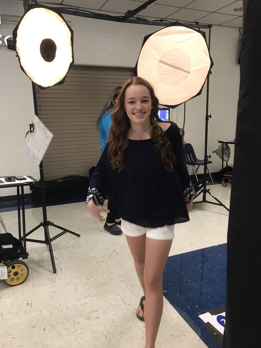 rileigh_smith's tweet photo. MY BABY SIS IS GOING TO BE A FRESHMAN😭❤️ #thisisntok https://t.co/3tEUU9mCqS