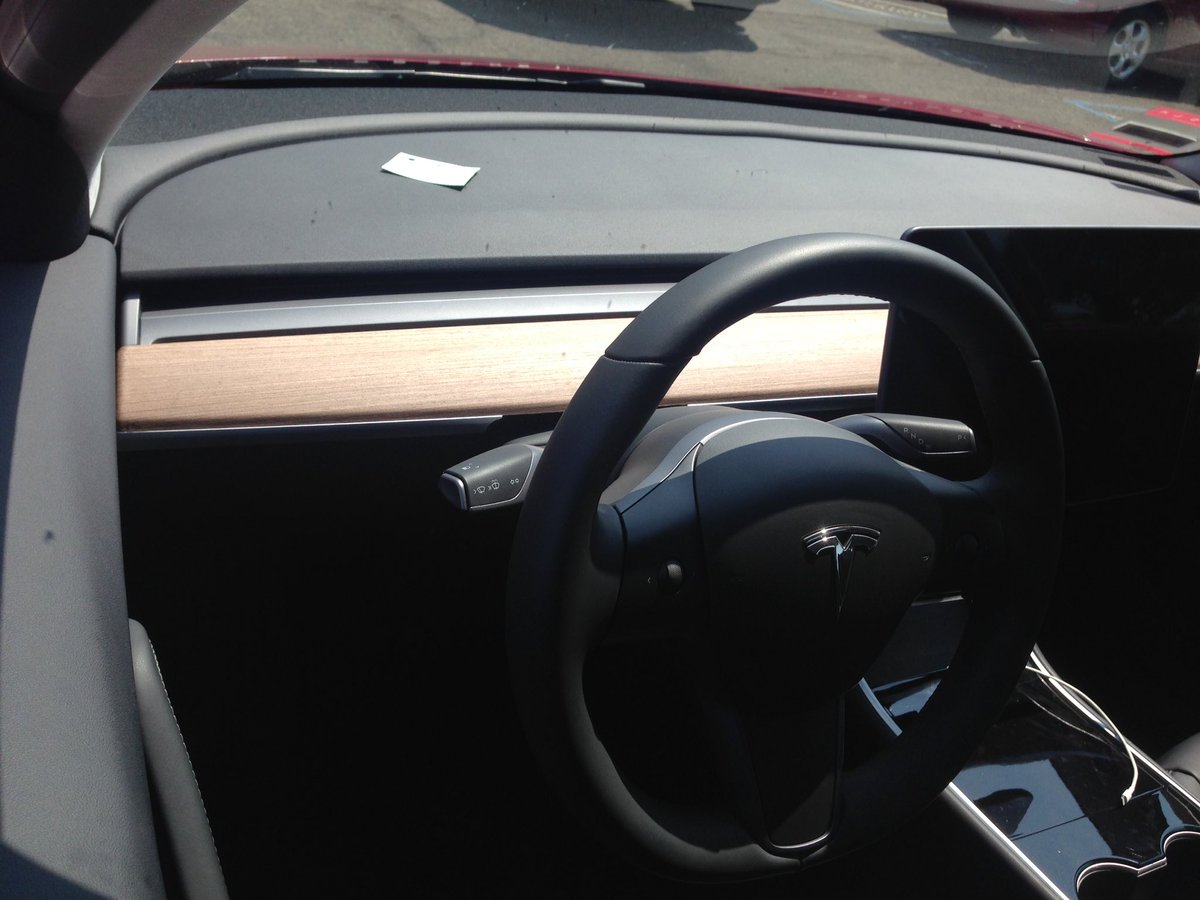 Vandaag factory tour in Fremont Was super en model 3 live gezien