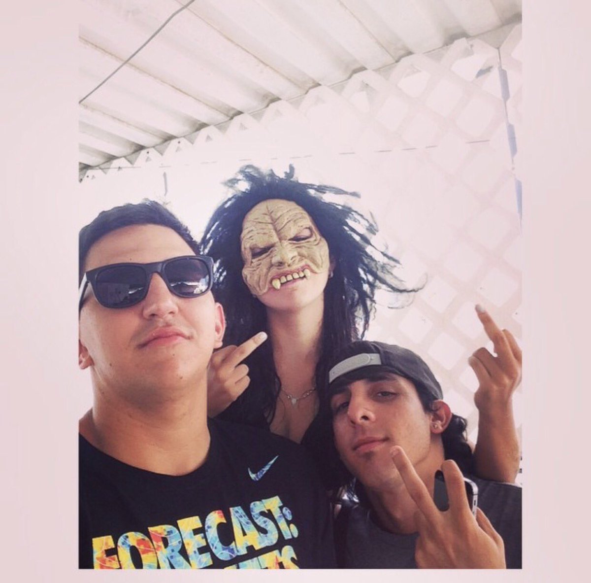 azayas41's tweet photo. Tal vez sea el tb más hijeputa de mi puta vida 👹 #justas2015 @joakvila9 @Marialepanda https://t.co/shdhiQivvm