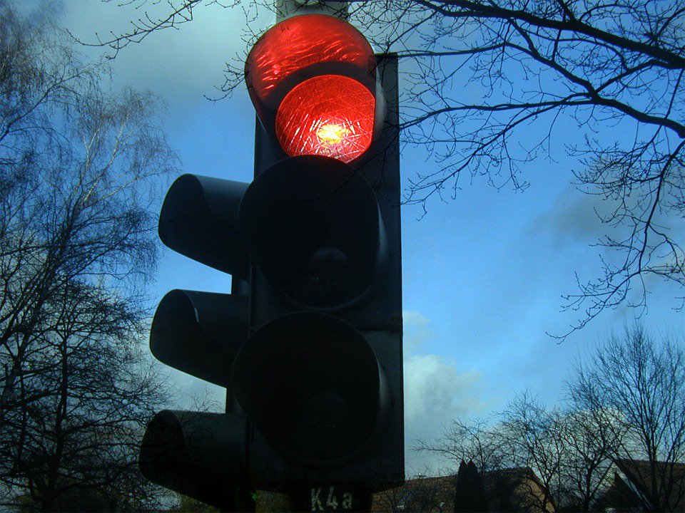 cityoftoronto's tweet photo. Right turns at a red light require a full stop, by law. Don't risk public safety and a red light camera ticket https://t.co/oA5KJK8qPM https://t.co/fJ7E7MpPpS