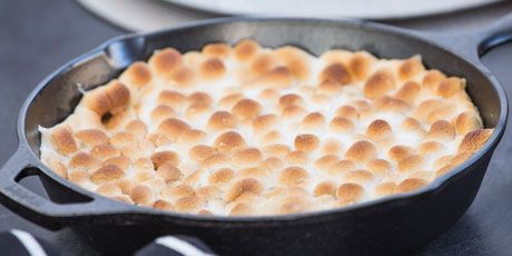 Today's S'mores Day &amp; we love the @FoodNetworkCA S'mores Skillet recipe that goes beyond the campfire buff.ly/2tDjg9v