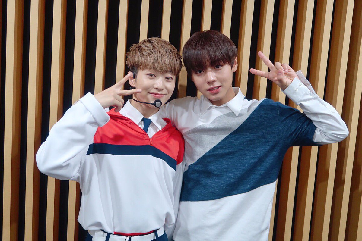 ONF_members's tweet photo. [#라운] 지훈아! 데뷔한 거 진짜 축하해~! 아프지 말고 건강하게 활동하고 우리 또 만나자~ 다시 한번 데뷔 축하하고 사랑해~~>< https://t.co/3jCdd5zmW4