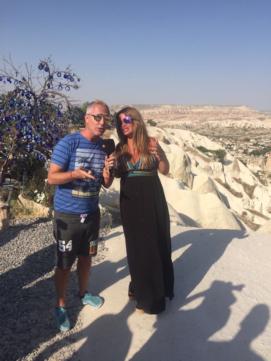 Llegó a 50 grados de calor! Y el calor nos pone tontos! Imagínense!
#PorelMundo este domingo 20.30hs x <a href="/telefe/">telefe</a>