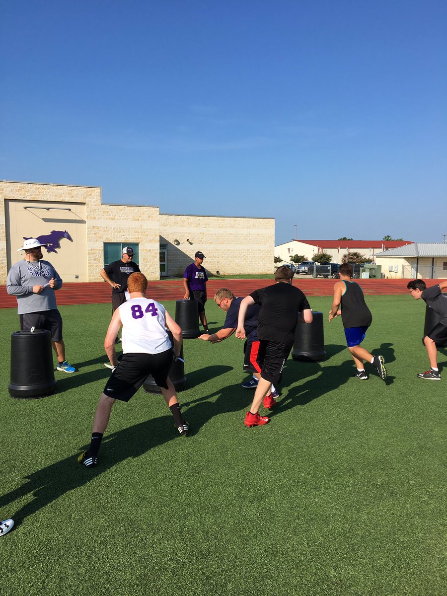 coachbirdwell's tweet photo. Mustang Football Camp 2017 Day 4 - Offensive staff working fundamentals and doing the little things right!!  #1-0 #believe https://t.co/tkHmX1CUF7