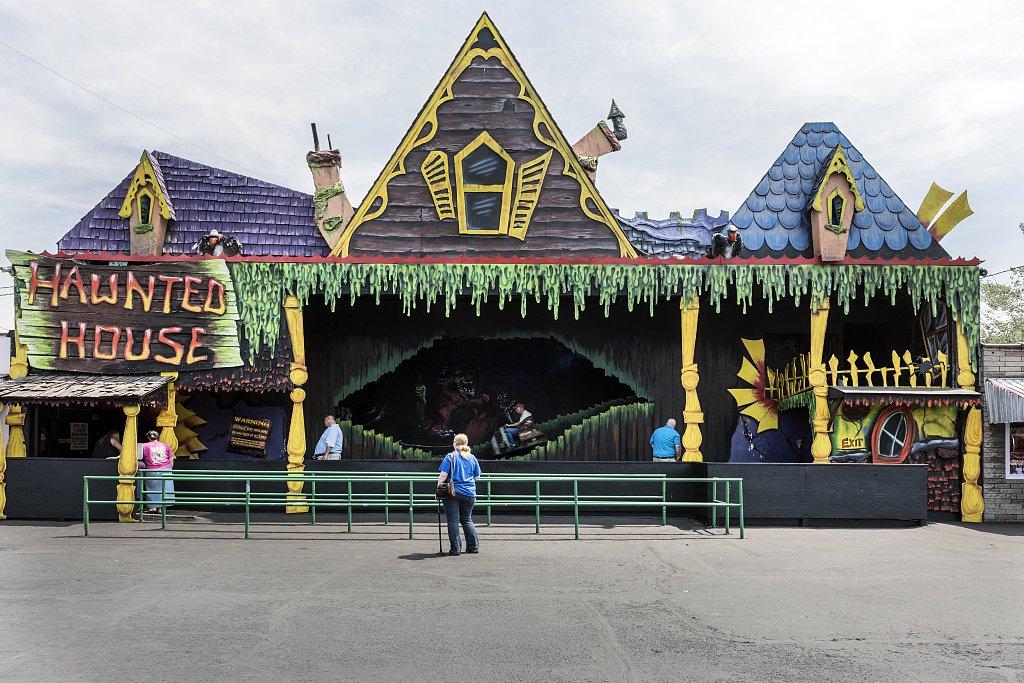 TimWalker1965's tweet image. When I was a young child, I lived in Barboursville, WV -- the nearest amusement park, Camden park, had a haunted house that terrified me.