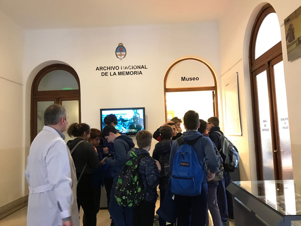 1_almagro's tweet photo. ✔️1O hoy visitó el Archivo Nacional de la Memoria en el marco del proyecto "Archivo Oral" de la escuela 👏 @ORTArgentina https://t.co/fVdpXQobjd
