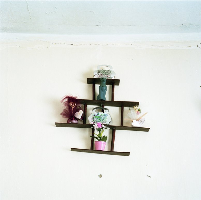 CommunicArt's tweet photo. "Equilibre", "Pieds nus" et "L'Escalier", série des #InterieursSimples de #DanielAron à retrouver à la @Photo12Galerie à partir du 13/09 https://t.co/BQ9oQ6M8A7