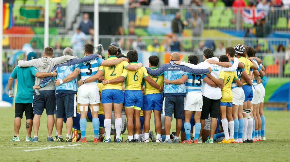 ¡Que 📸!
Hace 1⃣ año sucedía esto en la vuelta del #Rugby a los #JuegosOlímpicos

#RugbyBuildsCharacter
#RugbyUnited
#Valores

Cc <a href="/Olympics/">The Olympic Games</a>