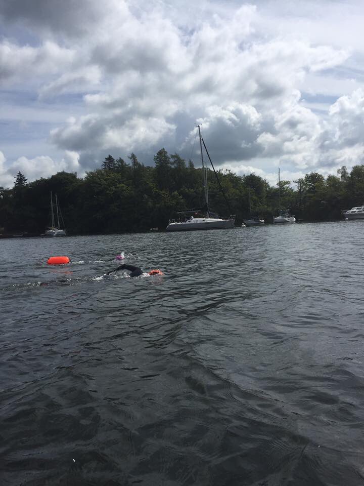 Jones23Emma's tweet image. Fantastic training #openwater #swim 7.1 miles about 4 hours getting ready for #windermereoneway #nursesactive justgiving.com/fundraising/Em…
