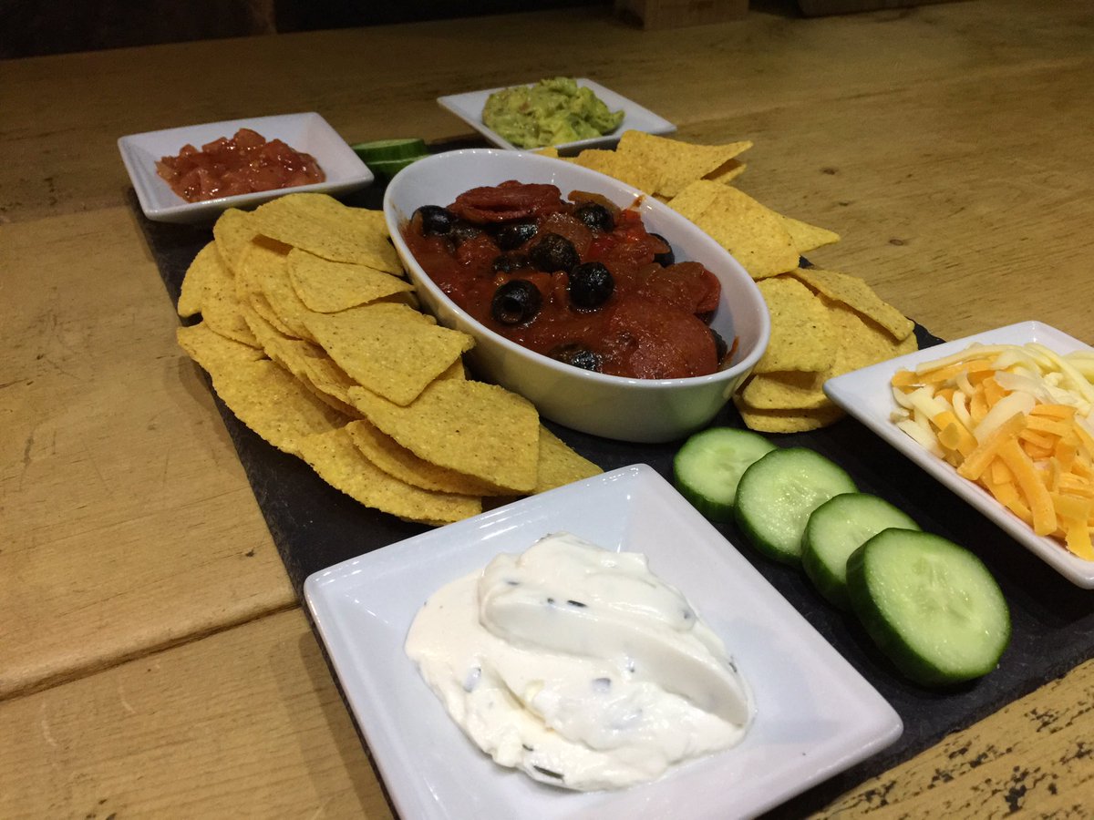 foundryhill's tweet image. New York Chilli Nacho Platter @foundryhill. Enough to share, a lot for one £11.95. #bingley #nachos #bartapas